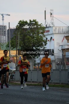 Runner Photo 2333495