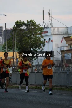 Runner Photo 2333499