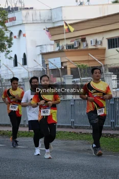 Runner Photo 2333659