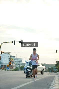 Runner Photo 2335802