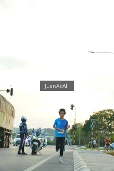 Runner Photo 2335844