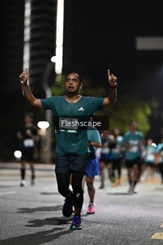 Runner Photo 2350444