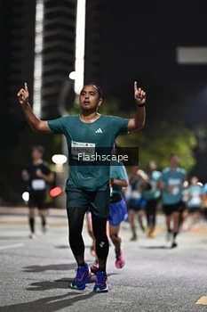Runner Photo 2350445
