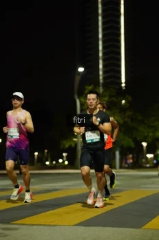 Runner Photo 2352155