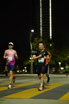 Runner Photo 2352156