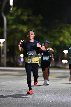 Runner Photo 2352192