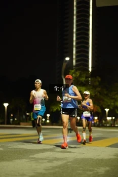 Runner Photo 2352400