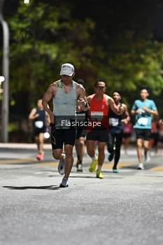 Runner Photo 2352443