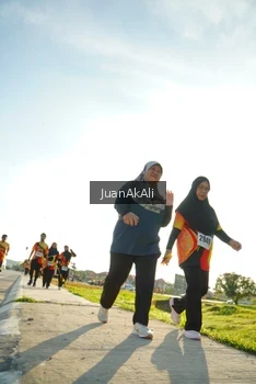 Runner Photo 2375000