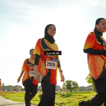 Runner Photo 2378723