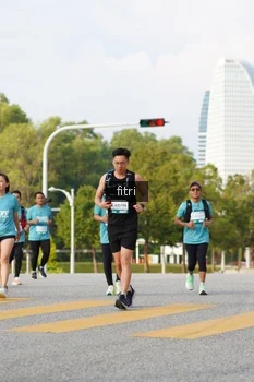 Runner Photo 2382346
