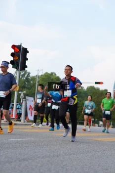 Runner Photo 2382546