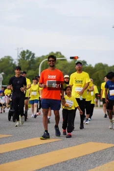 Runner Photo 2384541