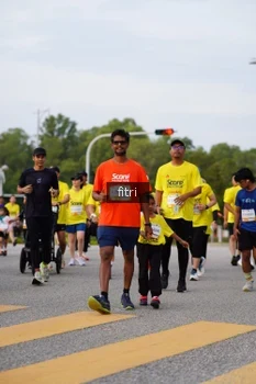 Runner Photo 2384544