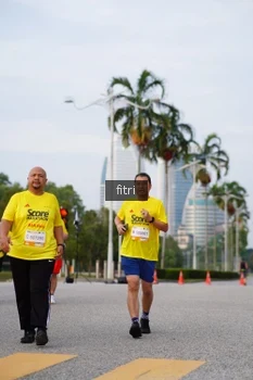 Runner Photo 2384564