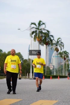 Runner Photo 2384592