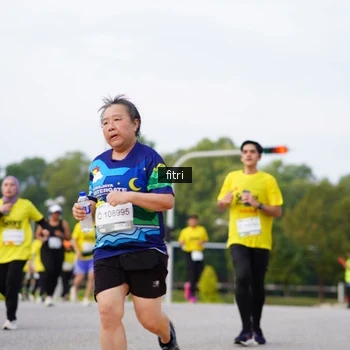 Runner Photo 2384913
