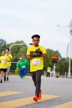 Runner Photo 2385000