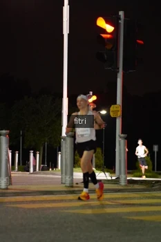 Runner Photo 2393057