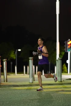 Runner Photo 2393079