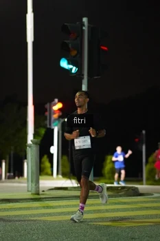 Runner Photo 2393101