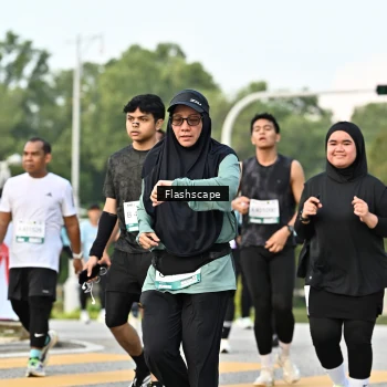 Runner Photo 2394683