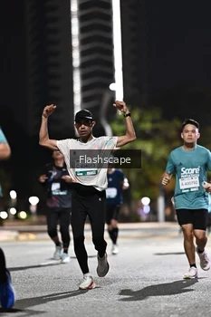Runner Photo 2395838