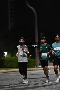 Runner Photo 2395863