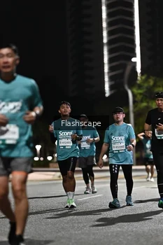Runner Photo 2395875