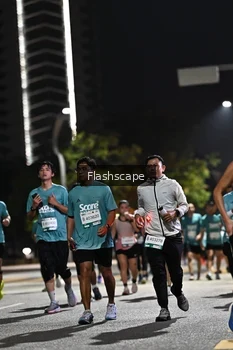 Runner Photo 2395980