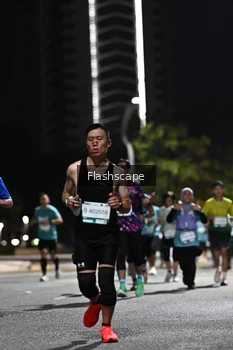 Runner Photo 2396035