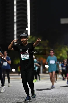 Runner Photo 2396135