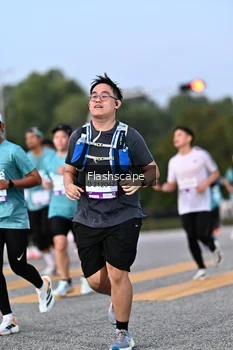 Runner Photo 2401911
