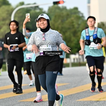 Runner Photo 2404153