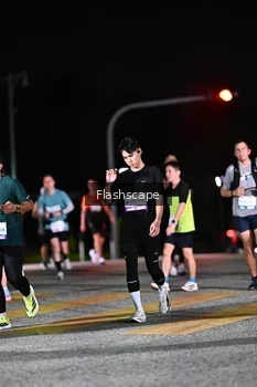 Runner Photo 2409413