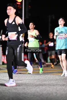 Runner Photo 2409492