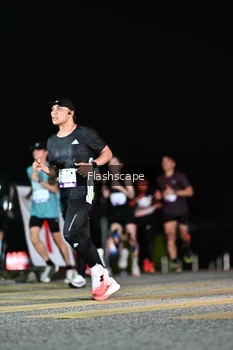 Runner Photo 2409644