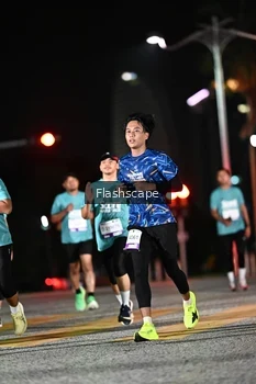 Runner Photo 2409739