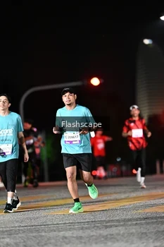 Runner Photo 2409743