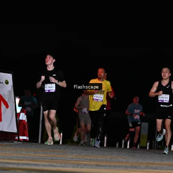 Runner Photo 2410023