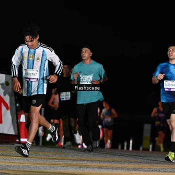 Runner Photo 2410024