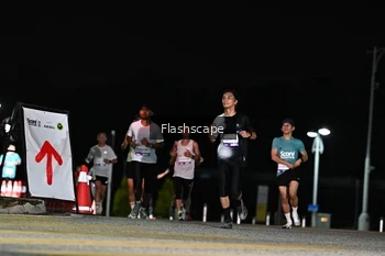 Runner Photo 2410226