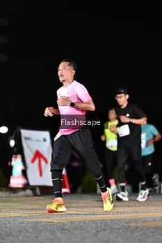 Runner Photo 2410442