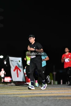 Runner Photo 2410444
