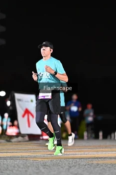 Runner Photo 2410447