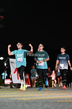 Runner Photo 2410454