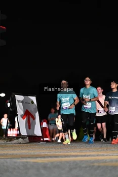 Runner Photo 2410455