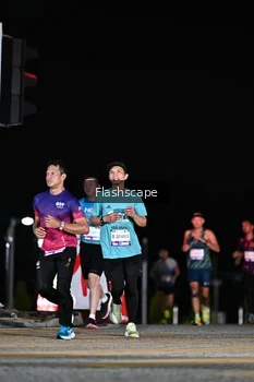 Runner Photo 2410469