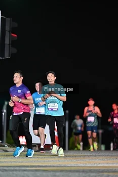Runner Photo 2410471