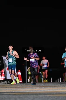 Runner Photo 2410475